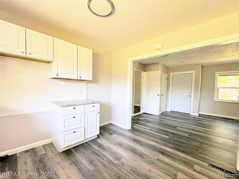 316 Lytle Pl — Photo 16