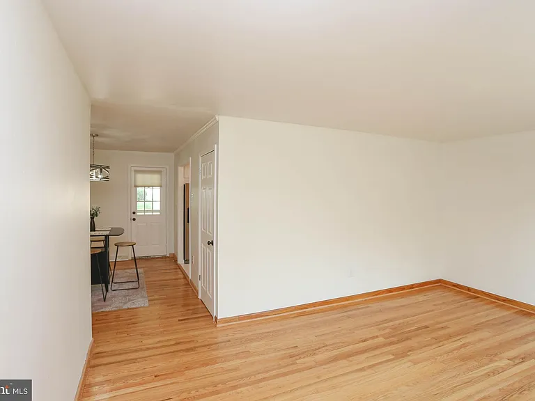 807 Danza Rd — Photo 10
