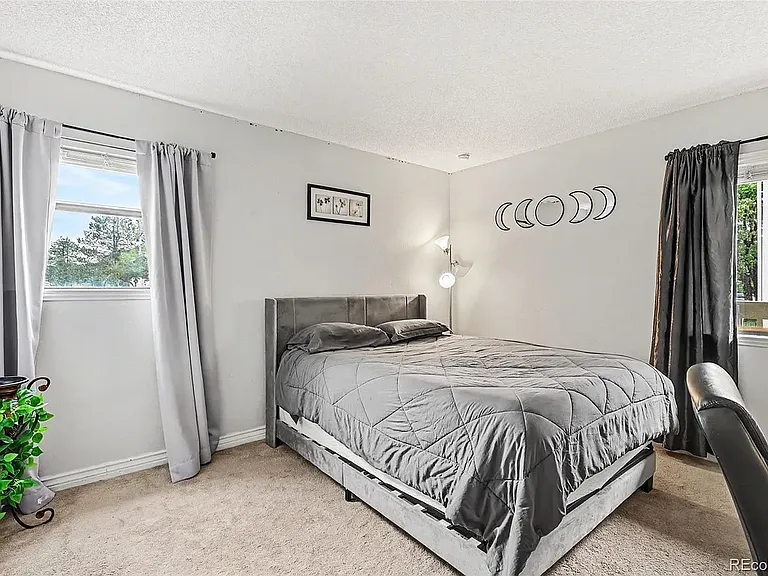8335 Fairmount Dr — Photo 18