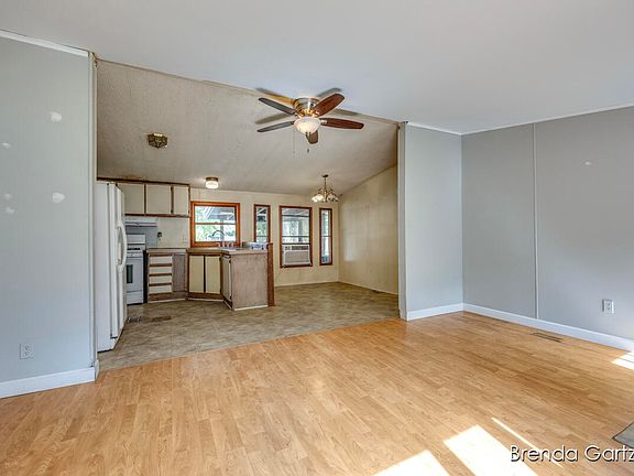 5th image of 8761 Huron Dr