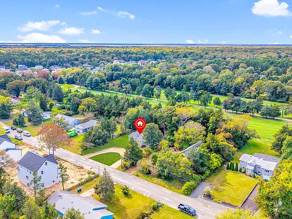 3rd image of 19 Plantation Dr