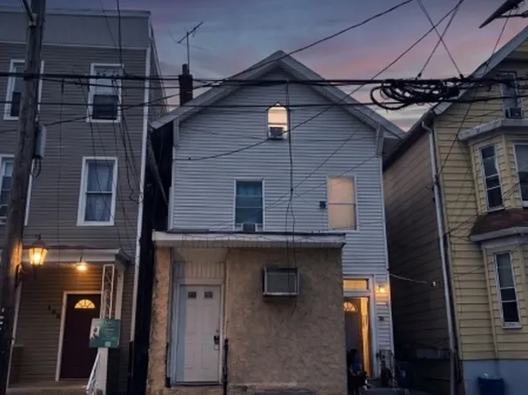 150 Garside St, Newark City, NJ 07104