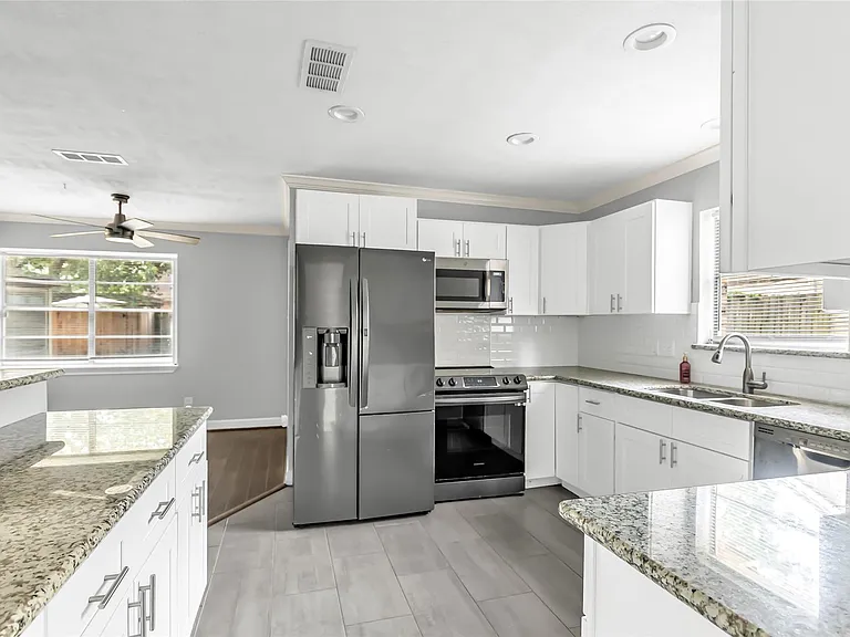 211 W North Hill Dr — Photo 9