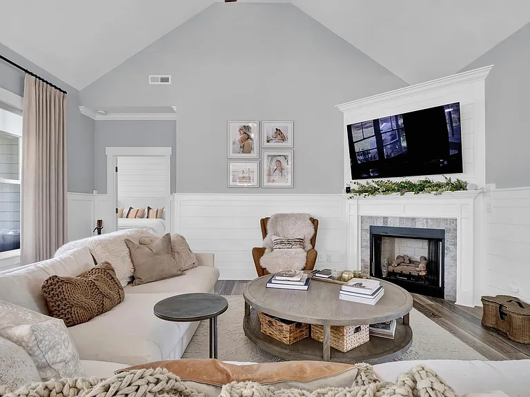 651 Crown Pointe Dr — Photo 11