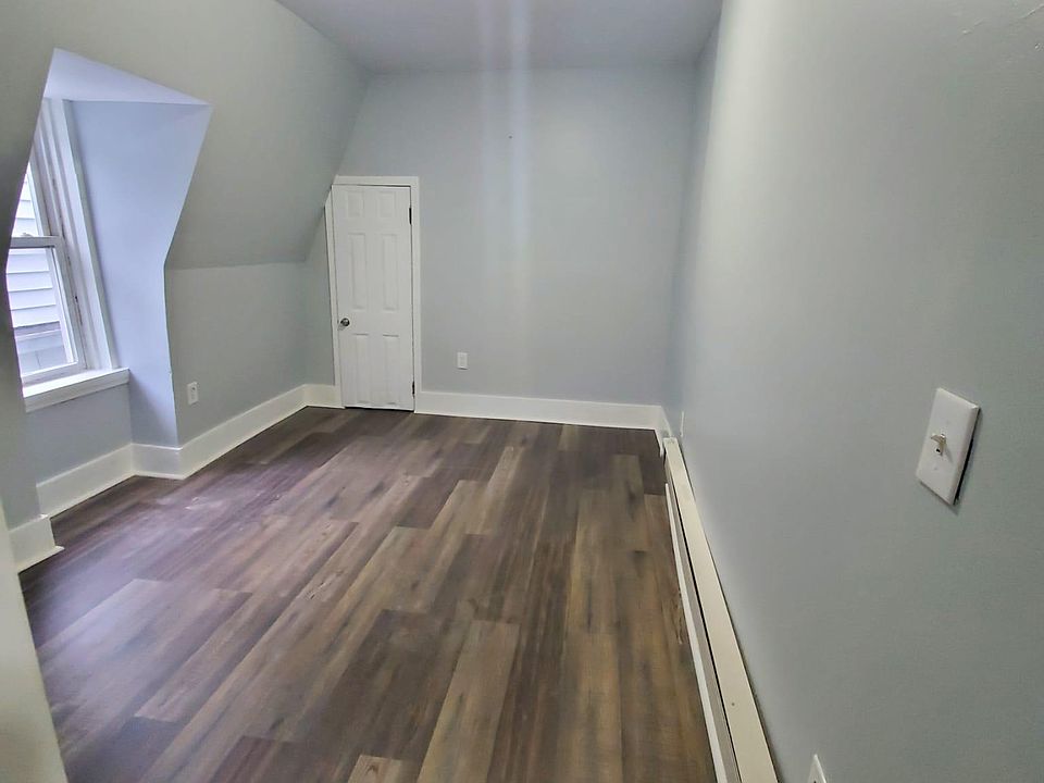 1st image of 68 9th Ave #3