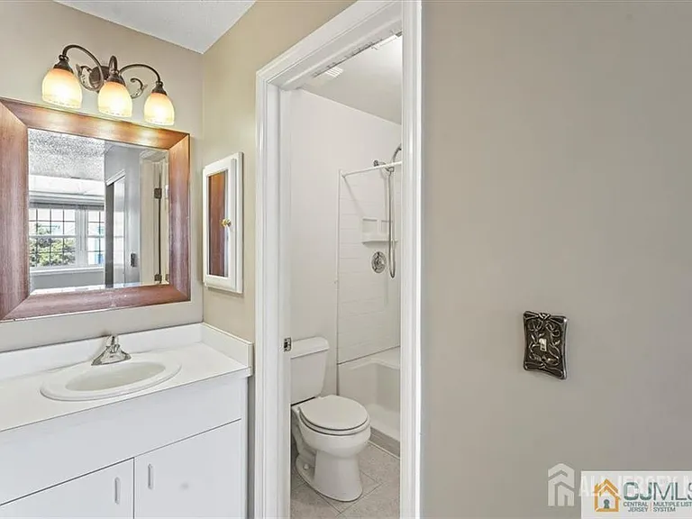 834 Edpas Rd — Photo 2