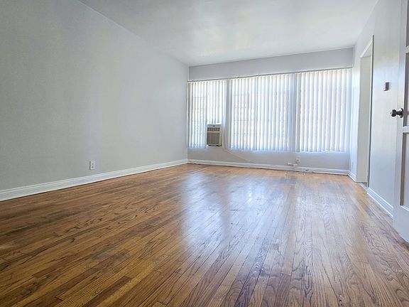 5th image of 478 Landfair Ave #6