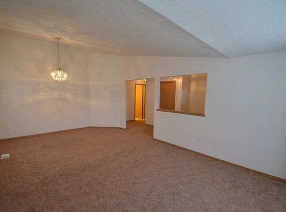 3rd image of 16413 NE 32nd St