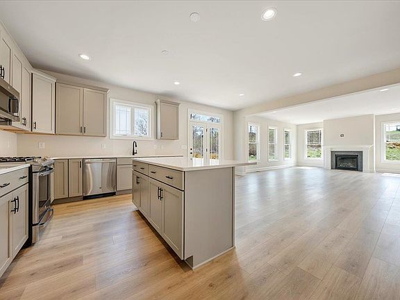 4th image of 1780 Kyles Way