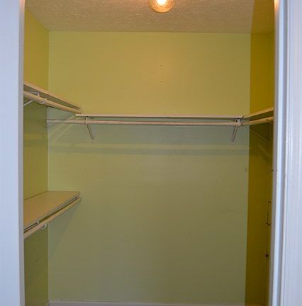 4th image of 10 Wildwood Dr