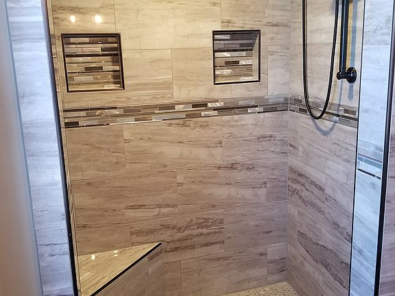 Master shower walk in