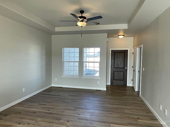 5th image of 939 Quartz Rd