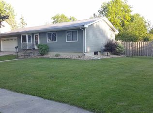 108 Clark St, Reinbeck, IA 50669