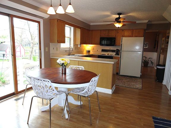 4th image of 5624 Chesterview Dr