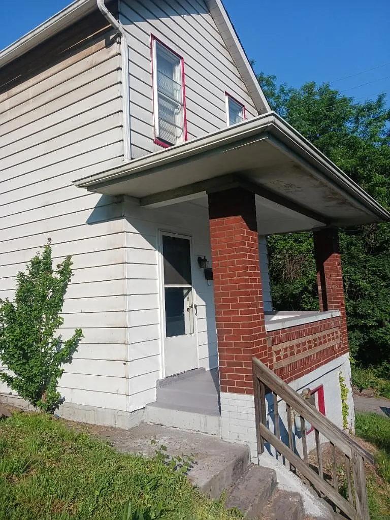 2 bed, 840 sqft, $950 — Photo 1
