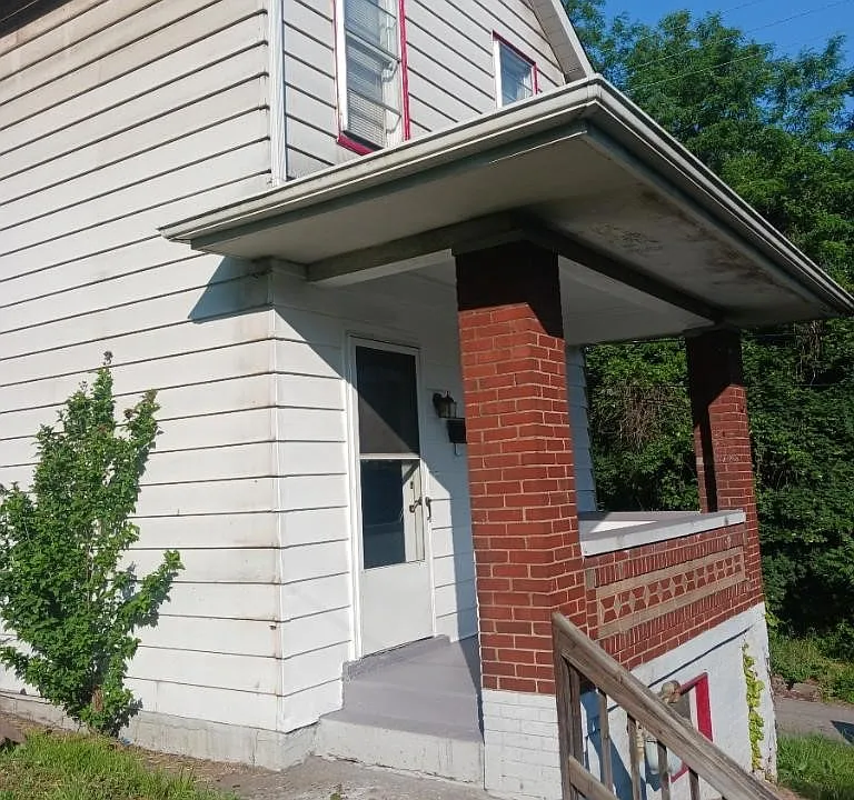 2 Comrie Ave
