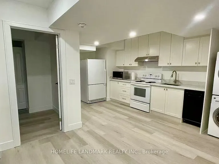 1556 Crestview Ave — Photo 4