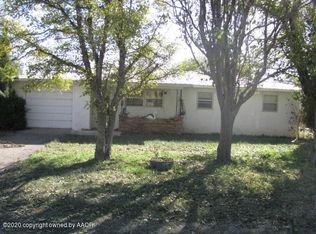 702 N Clarendon St, McLean, TX 79057