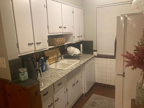 4th image of 14 Buttermilk Pike APT 1