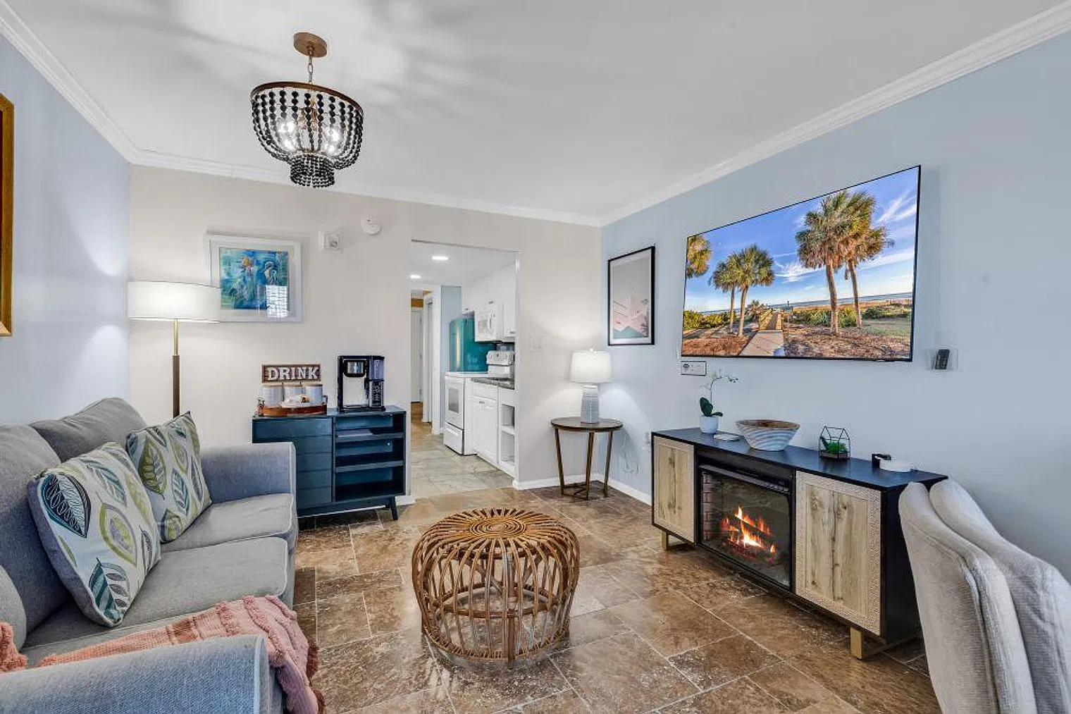 1 bed, 1.0 bath, 592 sqft, $6,023 — Photo 2