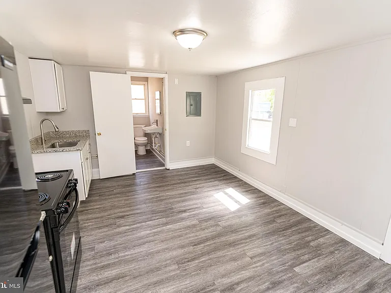 117 Davis Ln — Photo 12
