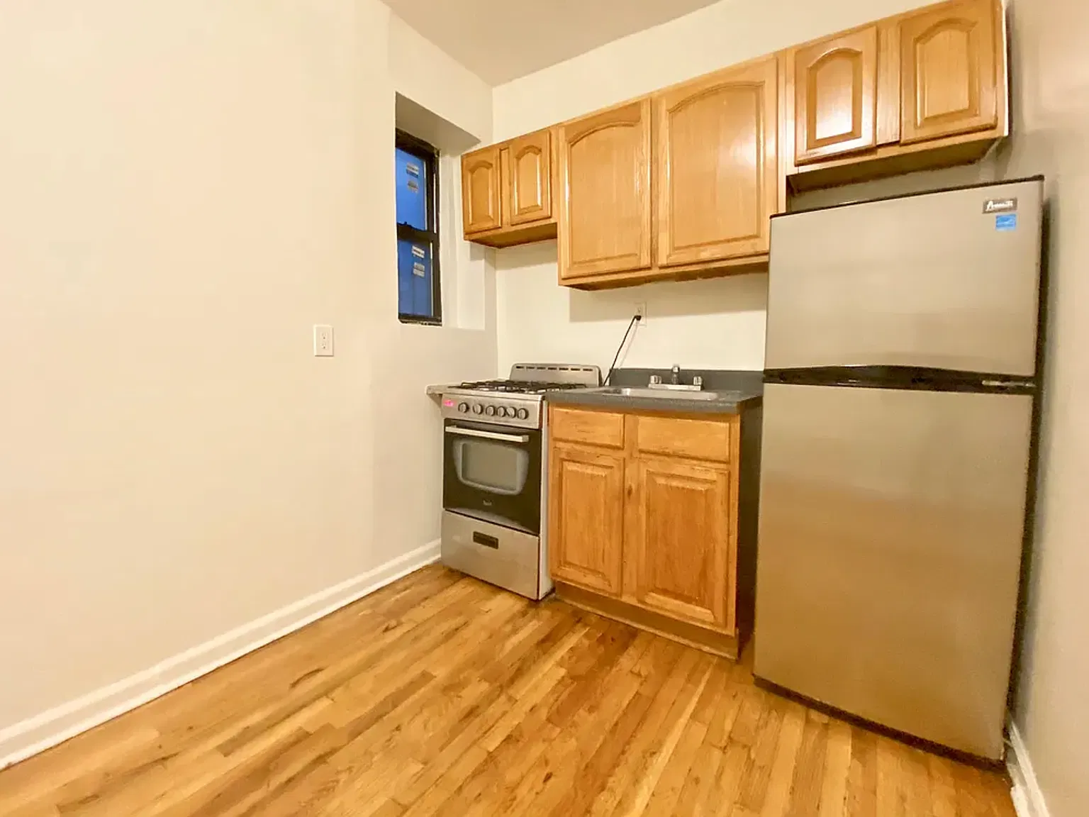301 Sterling Street — Photo 4