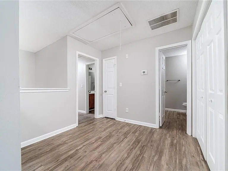 7683 Creekside Ln — Photo 11