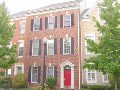 103 Smallwood Way, Falls Church, VA, 22046