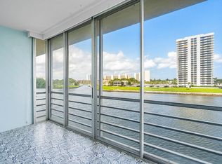 28 Yacht Club Dr APT 402, North Palm Beach, FL 33408
