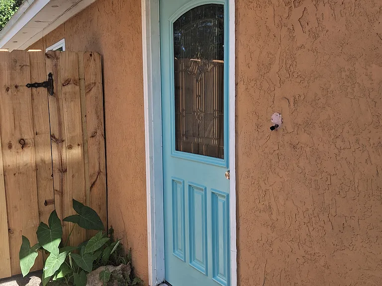 511 Camelia St — Photo 3