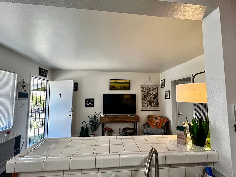 Lincoln Avenue Apartments — Photo 8
