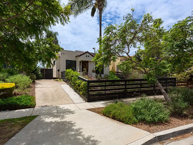 4762 E Mountain View Dr — Photo 1
