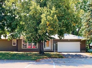 215 W Hilltop Trl, Fort Atkinson, WI 53538