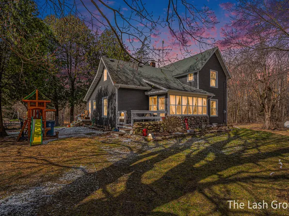 9540 Amsden Rd, Fenwick, MI 48834