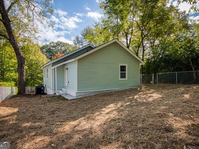 1015 Sims St SW — Photo 39