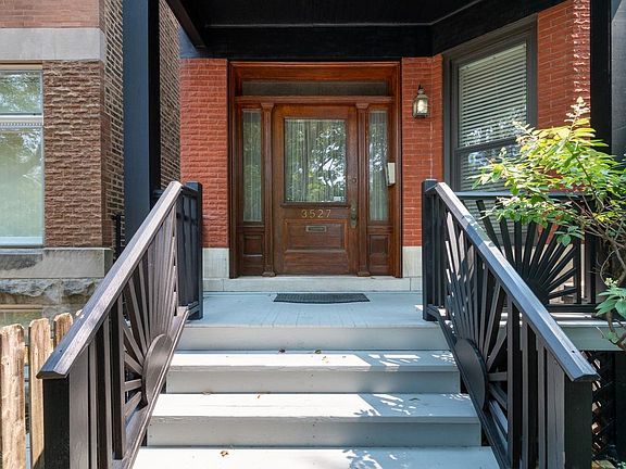 2nd image of 3527 N Hermitage Ave #1