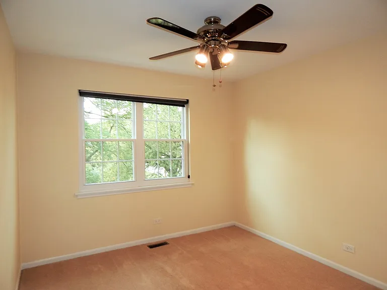 214 Redwood Ct — Photo 6