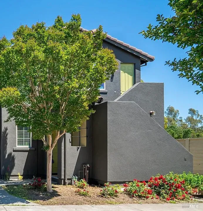 Studio, 500 sqft, $1,599 — Photo 1