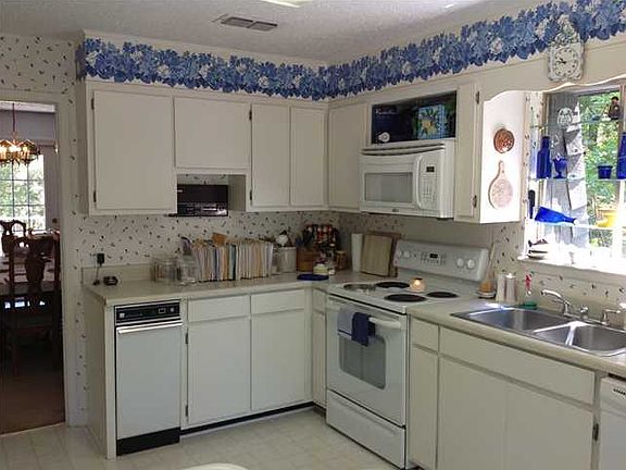 4th image of 1049 Stephen Dr