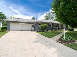 627 S Locust St, Wayland, MI 49348