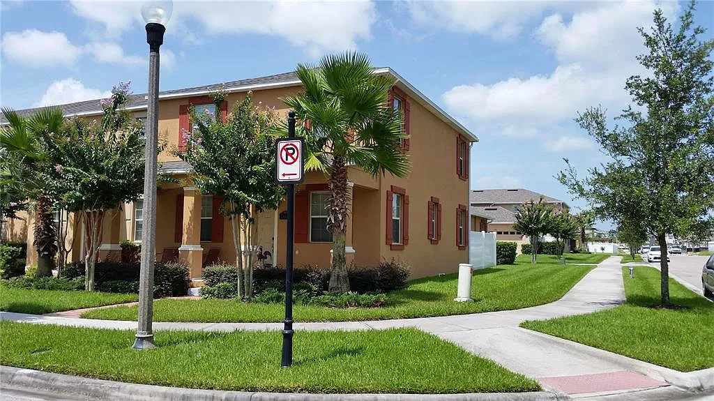 3 bed, 2.5 bath, 1748 sqft, $2,750 — Photo 2