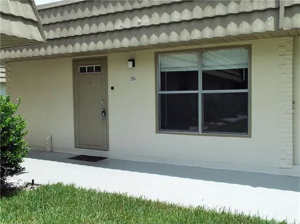 101 Cambridge Trl APT 205, Sun City Center, FL 33573