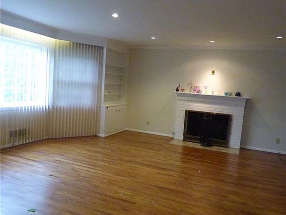 4th image of 972 Newfield Ave