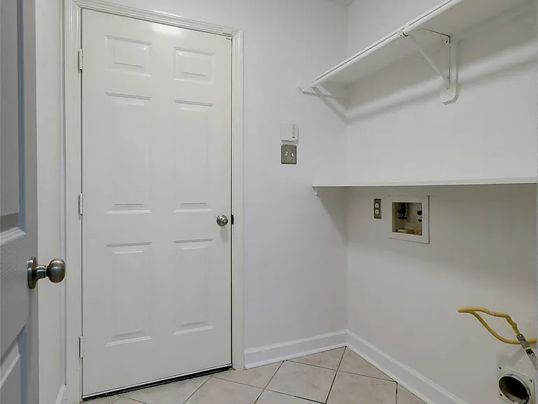 17407 Winfield Sq — Photo 16