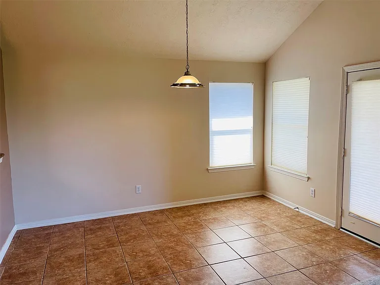 10723 Lake Riata Ln — Photo 16