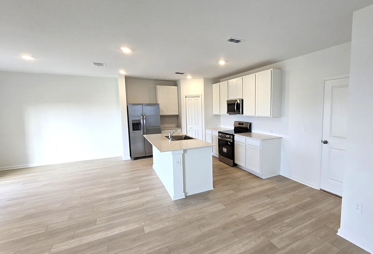 Building Photo - 6473 Domizio Dr