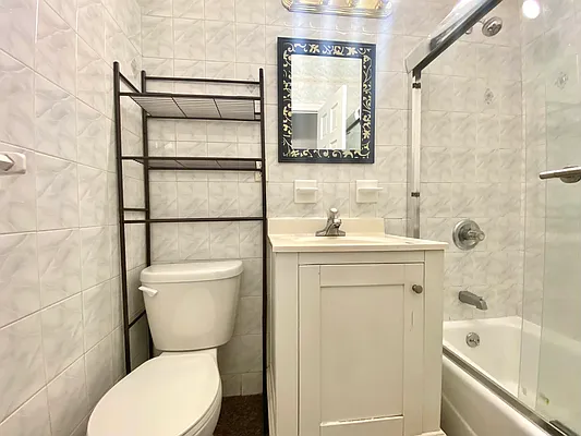 Rented by Astoria Realty | media 10
