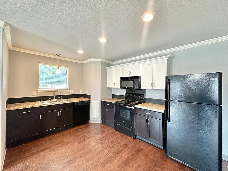 Westminster Duplexes — Photo 31