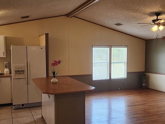 Kitchen and Livingroom combo
