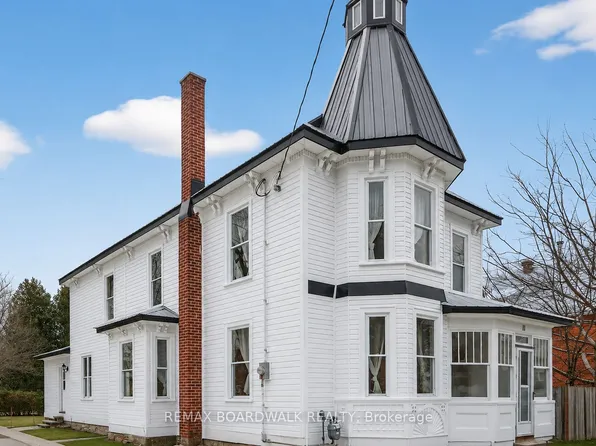 11 Alfred St, Smiths Falls, ON K7A 4H6